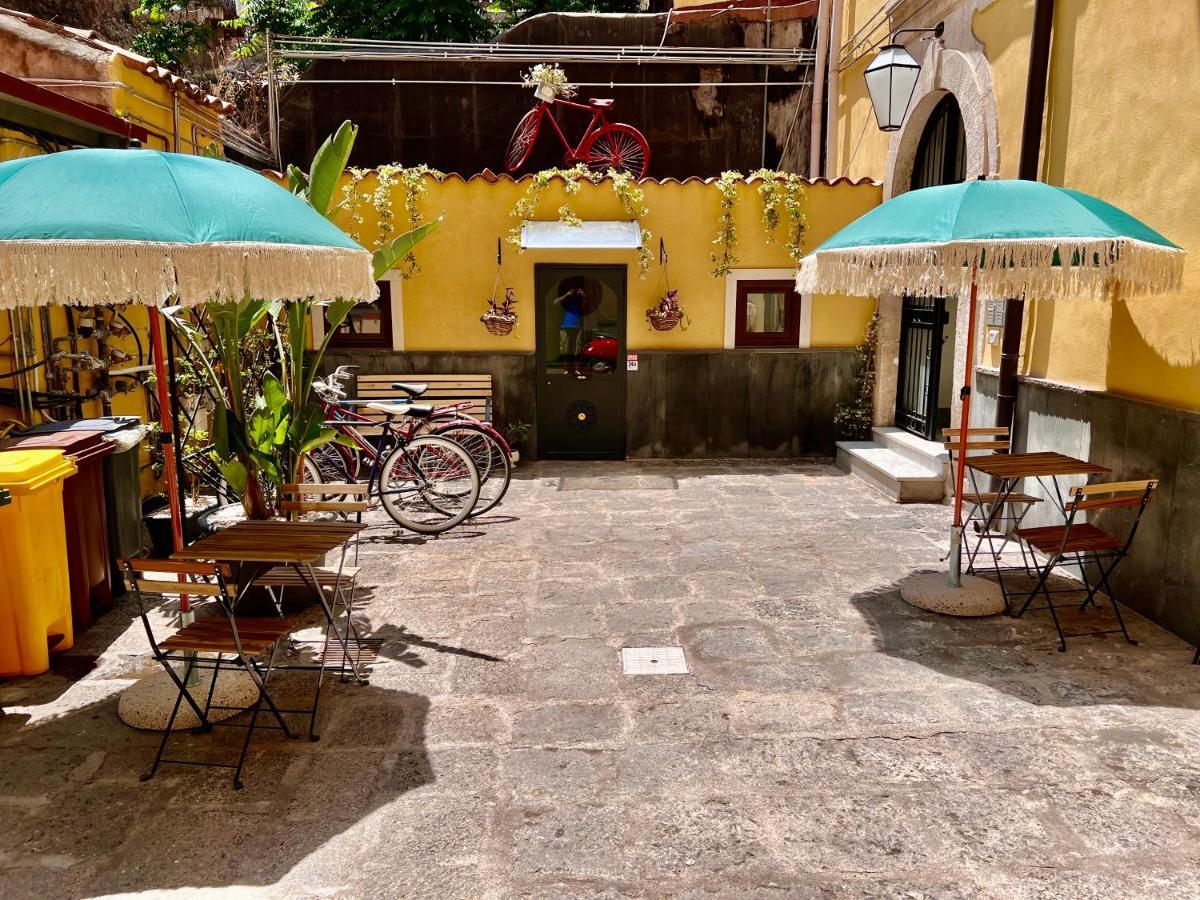 Bibike Apartment Catania Bagian luar foto